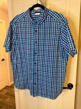 Columbia Short-Sleeve Blue & White Plaid Button-Down Shirt
